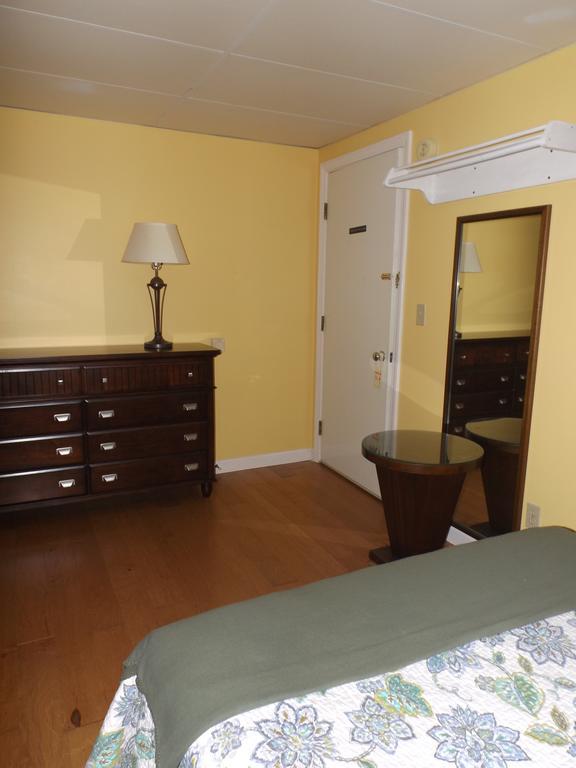Footbridge North Hotel Wells Room photo